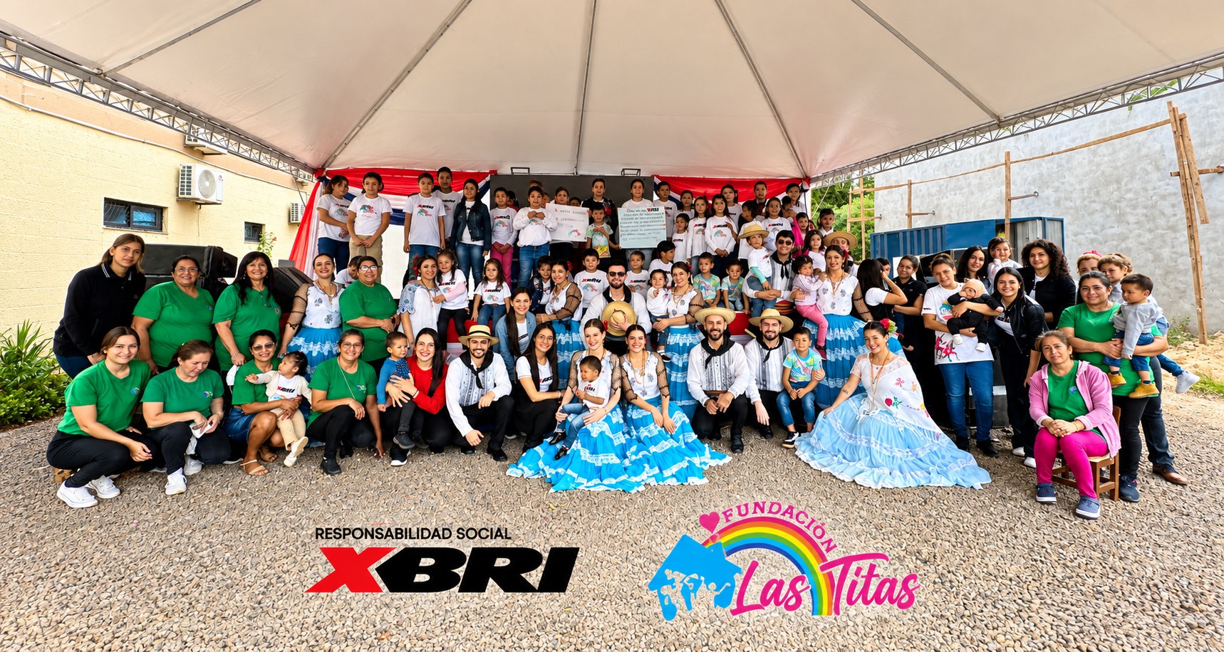 Xbri 员工在 Las Tías 儿童之家进行文艺表演